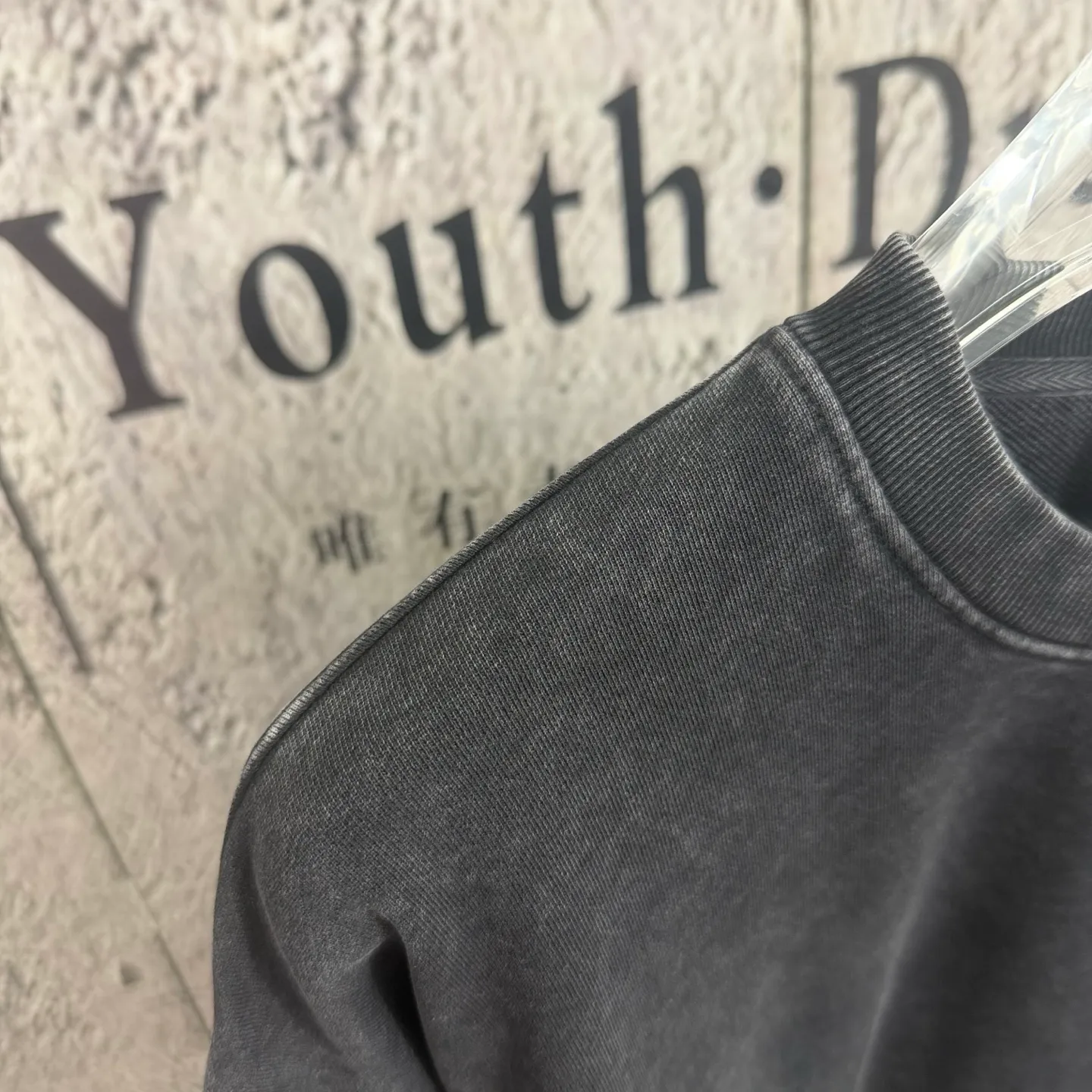 《𝙉𝙚𝙬⚜️ 》 2026* New Arrival Same Style 、 Size：S M L XL XXL ：Black Red Khaki Gray Red